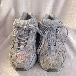 Yeezy Boost 700 Hospital Blue used 5.5